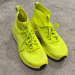 Lululemon Chargefeel Mid Size 8.5